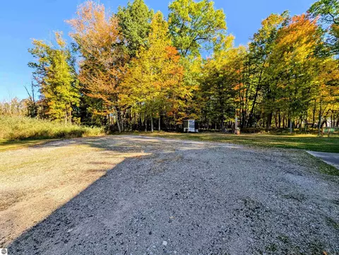 Exterior - 2911 White Rd, Au Gres, MI 48703 photo 9 of 12