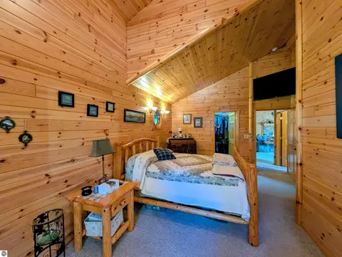 Bedroom - 2911 White Rd, Au Gres, MI 48703 photo 3 of 5