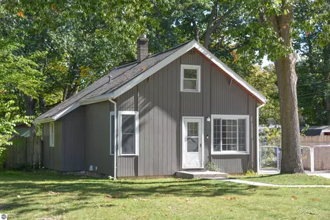 1029 Grant St, Traverse City, MI 49686