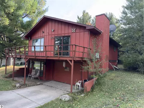 6671 Ingersoll Rd SW, Fife Lake, MI 49633