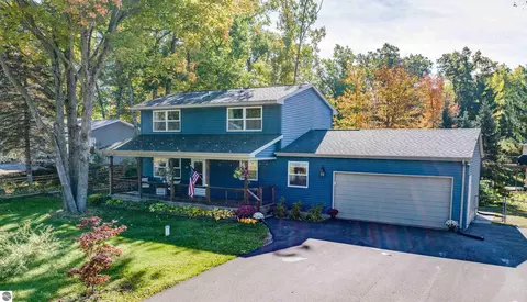 1558 Fawn Lake Dr, West Branch, MI 48661