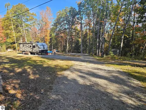 588 W Kahn Dr, Mikado, MI 48745