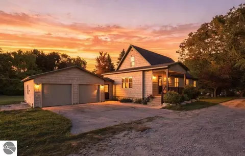 18307 Mission Rd, Traverse City, MI 49686