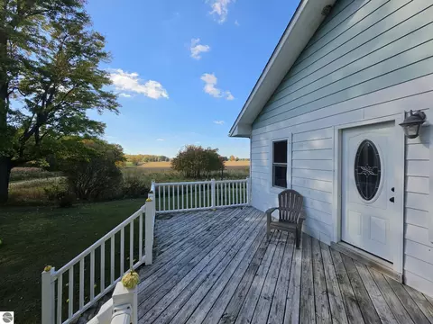 Exterior - 9201 E Jerseyville St, Shepherd, MI 48883 photo 1 of 8