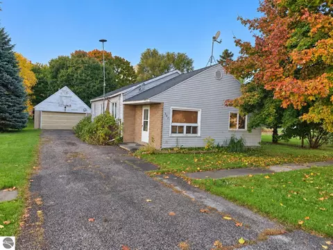 507 W Railroad St, Perrinton, MI 48871