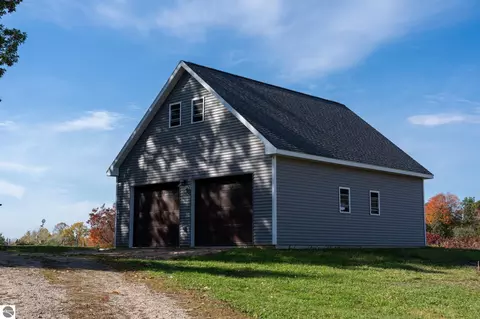Exterior - 9355 W Blanchard Rd, Blanchard, MI 49310 photo 2 of 18