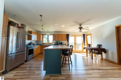 Kitchen - 9355 W Blanchard Rd, Blanchard, MI 49310 photo 1 of 7