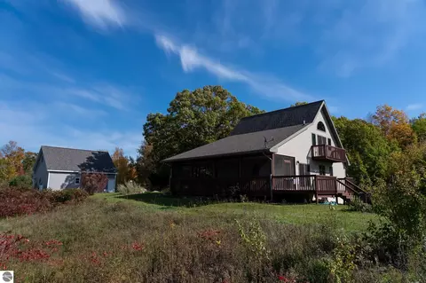 Exterior - 9355 W Blanchard Rd, Blanchard, MI 49310 photo 15 of 18