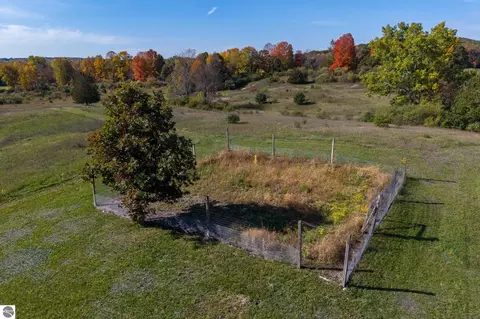 Exterior - 9355 W Blanchard Rd, Blanchard, MI 49310 photo 18 of 18