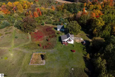 Exterior - 9355 W Blanchard Rd, Blanchard, MI 49310 photo 17 of 18