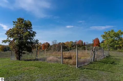 Exterior - 9355 W Blanchard Rd, Blanchard, MI 49310 photo 16 of 18