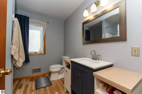 Bath - 9355 W Blanchard Rd, Blanchard, MI 49310 photo 3 of 3