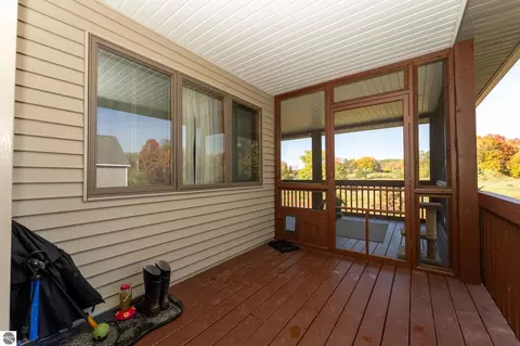 Exterior - 9355 W Blanchard Rd, Blanchard, MI 49310 photo 4 of 18
