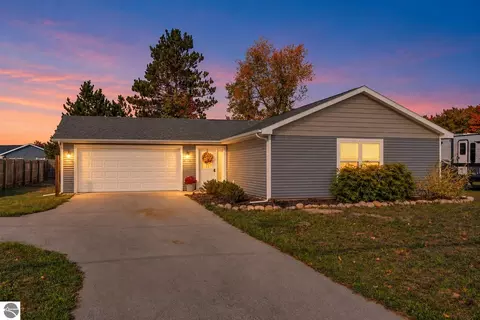 3524 Vance Rd, Traverse City, MI 49685