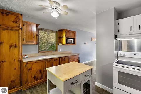 Kitchen - 5331 Moore Rd, Williamsburg, MI 49690 photo 3 of 4