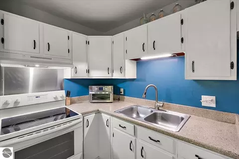Kitchen - 5331 Moore Rd, Williamsburg, MI 49690 photo 2 of 4