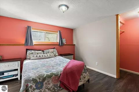 Bedroom - 5331 Moore Rd, Williamsburg, MI 49690 photo 6 of 6