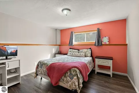 Bedroom - 5331 Moore Rd, Williamsburg, MI 49690 photo 5 of 6