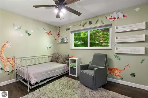Bedroom - 5331 Moore Rd, Williamsburg, MI 49690 photo 3 of 6
