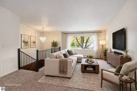 Living - 525 N Pine River St, Ithaca, MI 48847 photo 3 of 3