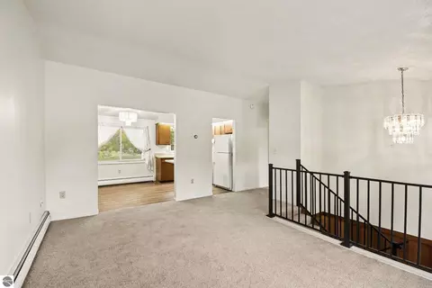 Living - 525 N Pine River St, Ithaca, MI 48847 photo 2 of 3