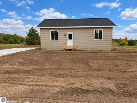 8509 Grant Rd, Mancelona, MI 49659