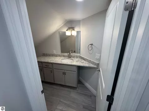 Bath - 4120 Clendening Rd, Gladwin, MI 48624 photo 3 of 4