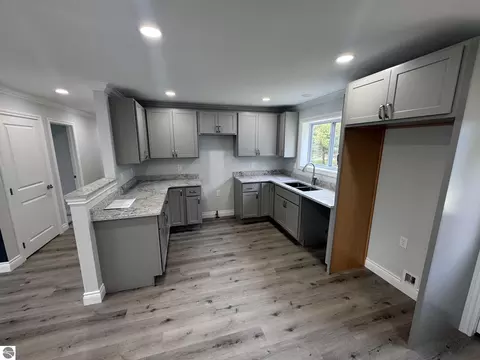 Kitchen - 4120 Clendening Rd, Gladwin, MI 48624 photo 1 of 2