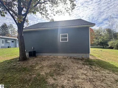 Exterior - 4120 Clendening Rd, Gladwin, MI 48624 photo 5 of 12
