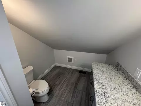 Bath - 4120 Clendening Rd, Gladwin, MI 48624 photo 4 of 4