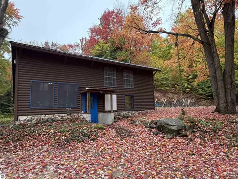 2241 Heartwood Dr, East Jordan, MI 49727