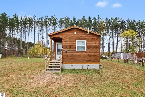 482 Korr Rd, Mancelona, MI 49659