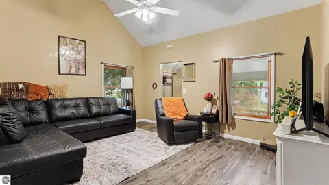 Entry Way - 515 N Ithaca St, Ithaca, MI 48847 photo 3 of 3
