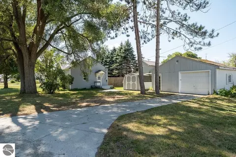 211 Oak, Kalkaska, MI 49646