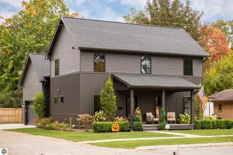 1610 Beadle, Traverse City, MI 49686