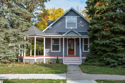 336 W Ninth St, Traverse City, MI 49684