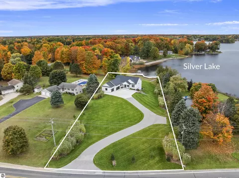 504 S East Silver Lake Rd, Traverse City, MI 49685