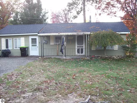 1221 Windywood Dr, St Helen, MI 48661