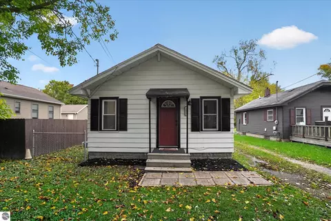 2032 Reo St, Lansing, MI 48910