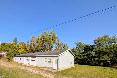 7166 Alden Hwy, Bellaire, MI 49615