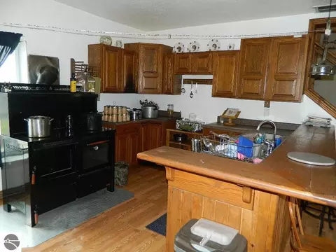 Kitchen - 5911 SW County Line Rd, Blanchard, MI 49310 photo 1 of 3
