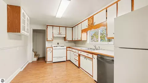 Kitchen - 202 Union St, Ithaca, MI 48847 photo 1 of 2