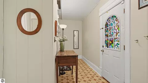 Entry Way - 520 N Jeffery Ave, Ithaca, MI 48847 photo 2 of 5