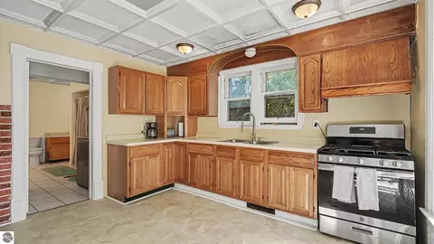 Kitchen - 520 N Jeffery Ave, Ithaca, MI 48847 photo 1 of 2