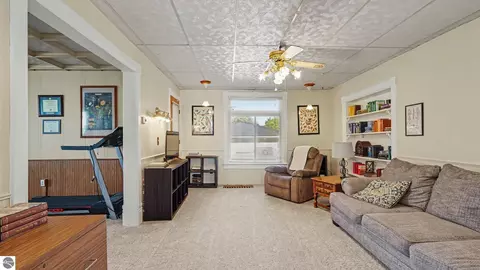 Living - 520 N Jeffery Ave, Ithaca, MI 48847 photo 1 of 1
