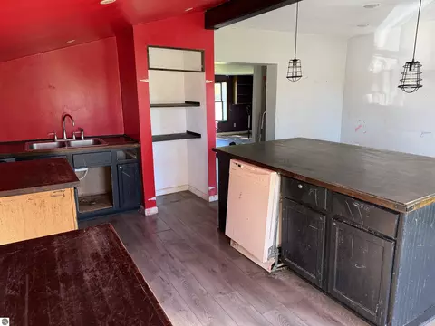 Kitchen - 1601 Taft Rd, Remus, MI 49340 photo 2 of 2