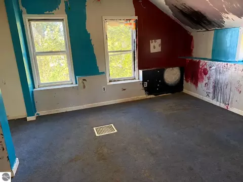 Bedroom - 1601 Taft Rd, Remus, MI 49340 photo 1 of 2