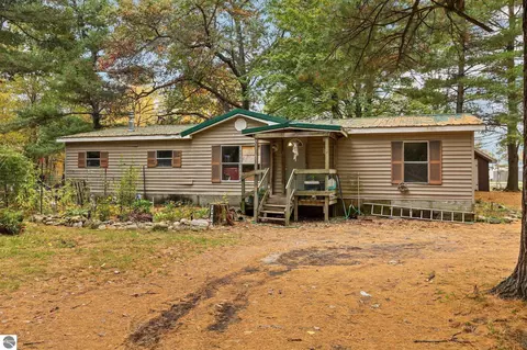 504 Cedar St, Kalkaska, MI 49646