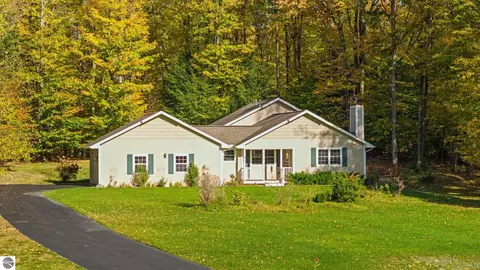 5219 Timber Point Trl, Kingsley, MI 49649