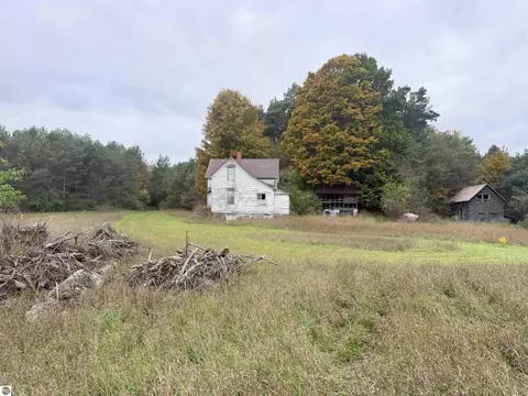 5407 S Good Harbor Trl, Cedar, MI 49621 photo 49